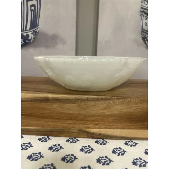 Vintage Indiana Milk Glass Grape Vine Pattern Bowl White - Picture 2 of 6